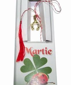 Martisor potcoava aurie si trifoi norocos