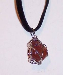 Lingam-ul lui Shiva din cristal pe siret negru din piele