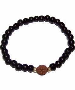 Bratara cu Rudraksha si sfere negre, pe elastic